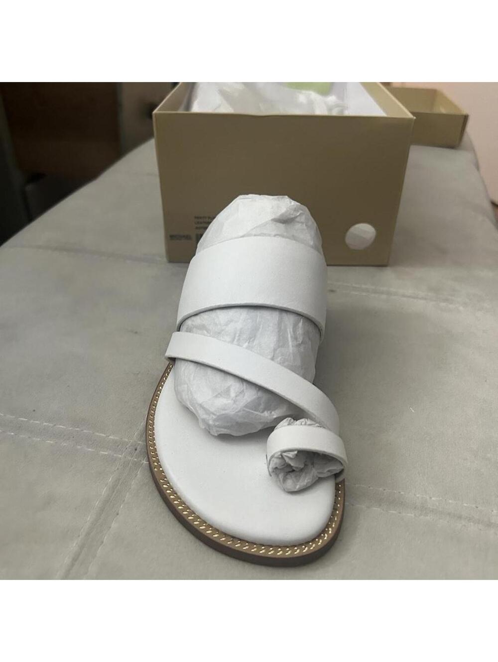 Michael Michael Kors Pratt Flat Optic White leather sandals gold trim size 5